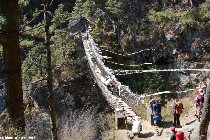 an der Hillary-Brücke