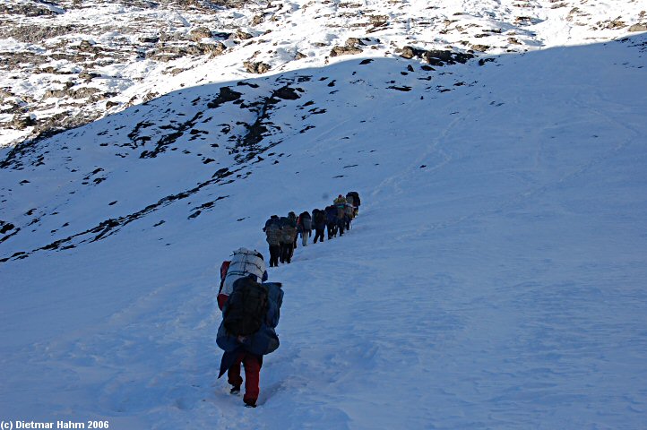 Aufstieg im Schnee